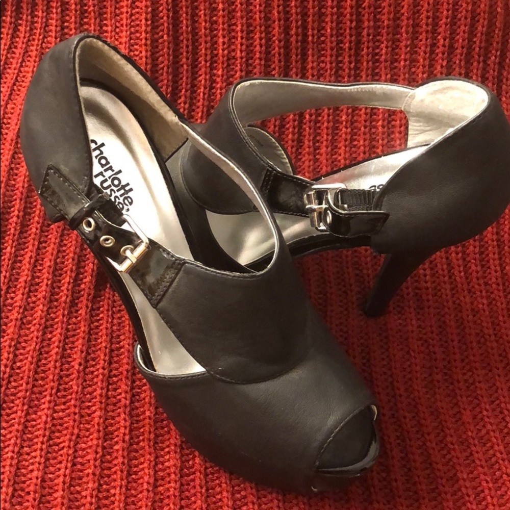 Brand new black pumps 🖤👠